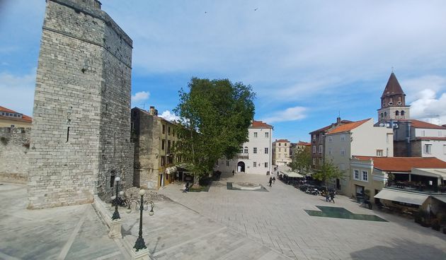 Kapetanova kula Providurova palaca Knezeva palaca 2 palace Dvije palace Zadar ilustracija