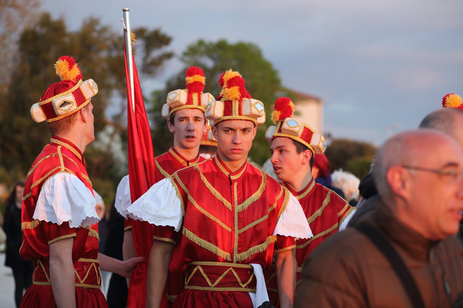 HGD Sv. Cecilija izvelo korčulanski viteški ples “Moreška” na Pozdravu suncu