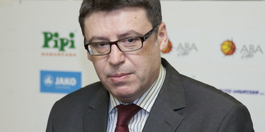 Split, 071212.
Dvorana KK Split.
Ministar sporta Zeljko Jovanovic kupio je dionice KK Split.
Na fotografiji: Zeljko Jovanovic.
Foto: Vojko Basic / CROPIX Split, 071212.
Dvorana KK Split.
Ministar sporta Zeljko Jovanovic kupio je dionice KK Split.
Na fotografiji: Zeljko Jovanovic.
Foto: Vojko Basic / CROPIX