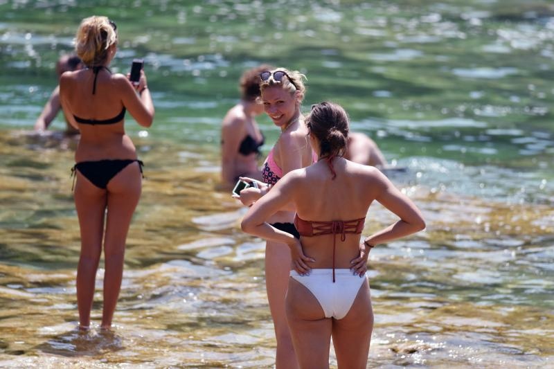 Puno lipog svita uživalo u svježini Krke na Skradinskom buku