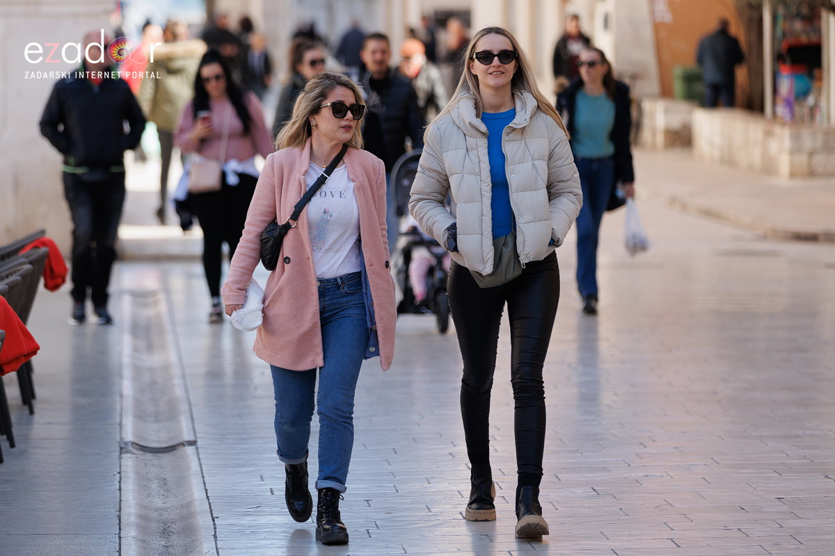 Đir po gradu, subotnja špica 19. ožujka 2022. Đir po gradu, subotnja špica 19. ožujka 2022.