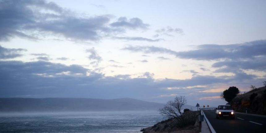 Orkanska bura mjestimice dostiže brzinu od 200 kilometara na sat, foto: Filip Brala/PIXSELL Orkanska bura mjestimice dostiže brzinu od 200 kilometara na sat, foto: Filip Brala/PIXSELL