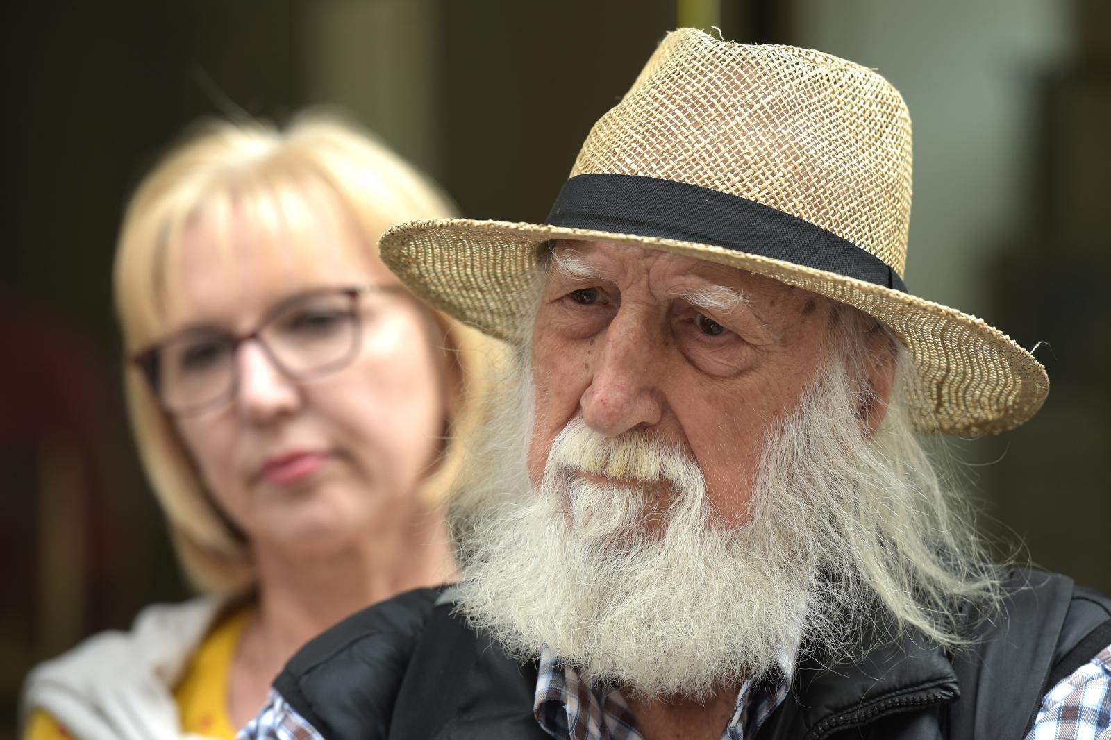 Mještani Petrčana okupili se ispred Turističke zajednice grada Zadra