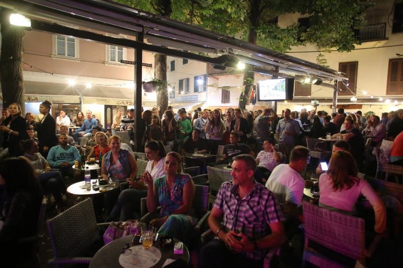 Građani se do ranih jutarnjih sati zabavljali na tradicionalnoj Varoškoj fešti, foto: Filip Brala/PIXSELL Građani se do ranih jutarnjih sati zabavljali na tradicionalnoj Varoškoj fešti, foto: Filip Brala/PIXSELL