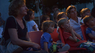 Ružno pače u izvedbi Dragon Teatra Ružno pače u izvedbi Dragon Teatra