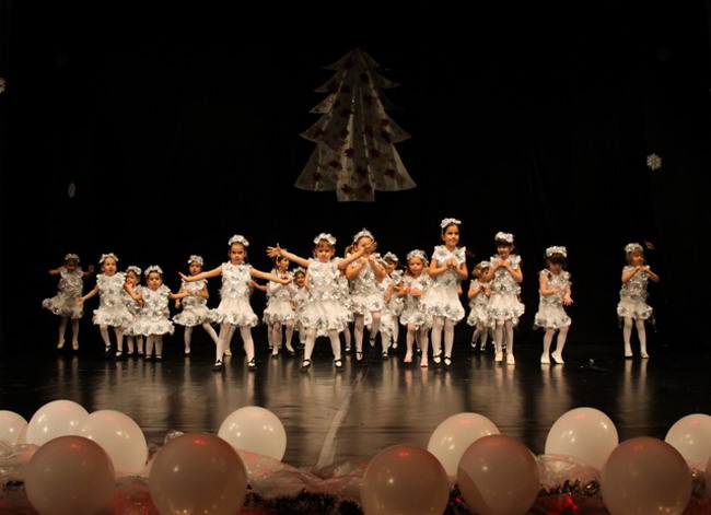 Plesna cestitka Zadarskog plesnog ansambla Plesna cestitka Zadarskog plesnog ansambla