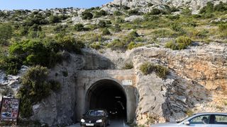 Tunel Dingač u pelješkom kraju