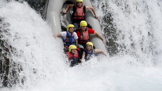 Obrovac, 300411.
6. hrvatska rafting regata Zrmanja 2011. ove godine odrzana je 29. i 30. travnja na rijeci Zrmanji. Organizator regate je Riva rafting centar d.o.o., putnicka agencija iz Obrovca, a suorganizatori su Hrvatski kajakaski savez, Hrvatska tur