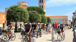 Image 892657 (auto) Image 892657 (auto)