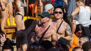 Dnevni party u klubu Papaya na plaži Zrće