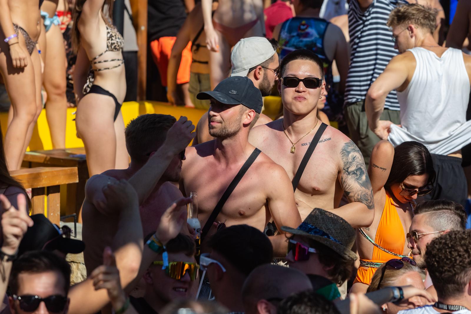 Dnevni party u klubu Papaya na plaži Zrće