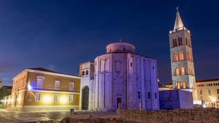 Svjetski dan svjesnosti o autizmu: plava crkva svetog Donata, Foto: Dino Stanin/PIXSELL Svjetski dan svjesnosti o autizmu: plava crkva svetog Donata, Foto: Dino Stanin/PIXSELL