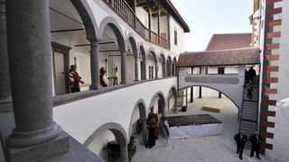 Desinic, 131111.
Otvorenje dvora Veliki tabor nakon restauratorskih radova. Izmedju ostalih, na otvorenju su prisustvovali i ministar kulture Jasen Mesic, te potpredsjednik Hrvatskog sabora Ivan Jarnjak.
Foto: Boris Kovacev / CROPIX Desinic, 131111.
Otvorenje dvora Veliki tabor nakon restauratorskih radova. Izmedju ostalih, na otvorenju su prisustvovali i ministar kulture Jasen Mesic, te potpredsjednik Hrvatskog sabora Ivan Jarnjak.
Foto: Boris Kovacev / CROPIX