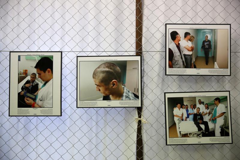 21.10.2013., Zadar – U Knezevoj palaci otvorena je izlozba Hrvatske novinske fotografije 2012. Photo: Filip Brala/PIXSELL 21.10.2013., Zadar – U Knezevoj palaci otvorena je izlozba Hrvatske novinske fotografije 2012. Photo: Filip Brala/PIXSELL