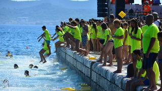 10. dm Millennium Jump na zadarskoj rivi – 3 tisuće skakača poslalo prekrasnu priču u svijet 10. dm Millennium Jump na zadarskoj rivi – 3 tisuće skakača poslalo prekrasnu priču u svijet