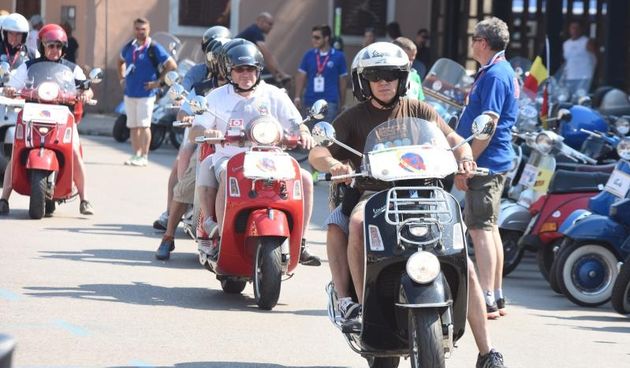 U Biogradu na moru zapoceo je Vespa World Days 2015 koji traje od 11-14. lipnja. Ocekuje se dolazak 5000 vozaca iz 32 zemlje. Photo: Hrvoje Jelavic/PIXSELL
