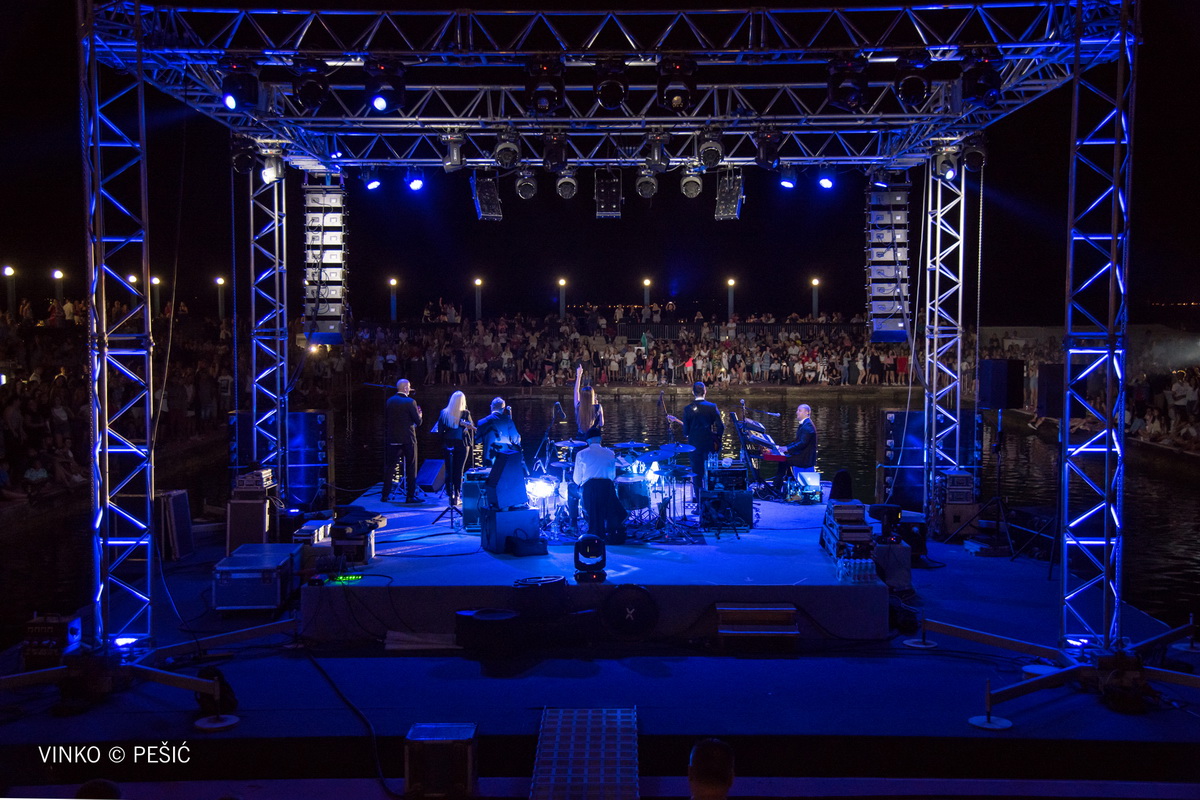 Severina oduševila nastupom na bazenu Ilirije u Biogradu na Moru