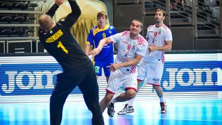 U doista sjajnoj atmosferi koju je stvorilo oko 5000 navijača iz cijele Hrvatske, naši su rukometni reprezentativci remizirali sa Švedskom i to s rezultatom 25-25. Bila je to ‘kaubojima’ pretposljednja pripremna utakmica uoči Olimpijskih igara