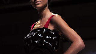 Zagreb, 241111.
Dreft Fashion Week revije pocele su u Hypo centru i prvi dan su svoje modele prezentirali: The Rodnik band, Petra i Maja Spoljar, Mara MiloglavMoretic, Aba Tomicic, Irina Balen Garland, Karim Bonet, Milena Rogulj.
Na slici: Mara Miloglav Zagreb, 241111.
Dreft Fashion Week revije pocele su u Hypo centru i prvi dan su svoje modele prezentirali: The Rodnik band, Petra i Maja Spoljar, Mara MiloglavMoretic, Aba Tomicic, Irina Balen Garland, Karim Bonet, Milena Rogulj.
Na slici: Mara Miloglav