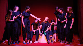 Igrajmo se: Zabranjeno mlađima od 15 strana A