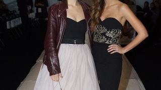 Zagreb, 150313.
Zagrebacki Velesajam.
Odrzana je treca vecer revije Perwoll Fashion.hr na kojoj su svoje kreacije predstavili Martina Felja, Morana Krklec, Young at Squat, Marina Design i Envy Room.
Na fotografiji: Judita Frankovic i Korana Gvozdic.
Fot Zagreb, 150313.
Zagrebacki Velesajam.
Odrzana je treca vecer revije Perwoll Fashion.hr na kojoj su svoje kreacije predstavili Martina Felja, Morana Krklec, Young at Squat, Marina Design i Envy Room.
Na fotografiji: Judita Frankovic i Korana Gvozdic.
Fot