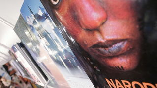 Pula,041209.
Recesijski, ali veselo i uz pjesmu otvoren je u petak jubilarni 15. Sa(n)jam knjige u Istri, koji ce do 13. prosinca okupiti vise od 200 autora i 300 nakladnika. Sajam je prigodnim rijecima otvorio veliki argentinsko – kanadski knjizevnik Alb Pula,041209.
Recesijski, ali veselo i uz pjesmu otvoren je u petak jubilarni 15. Sa(n)jam knjige u Istri, koji ce do 13. prosinca okupiti vise od 200 autora i 300 nakladnika. Sajam je prigodnim rijecima otvorio veliki argentinsko – kanadski knjizevnik Alb