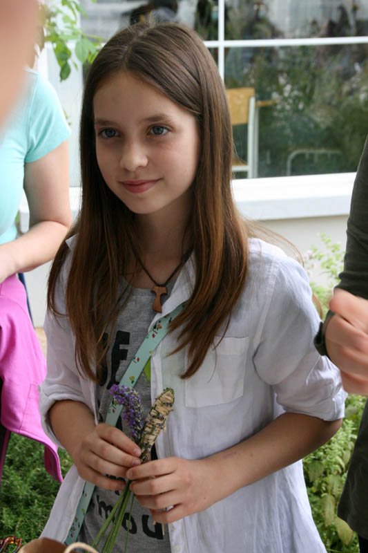 Danas je održana kreativna radionica za velike i male u organizaciji Dječjeg odjela Gradske knjižnice Zadar: izrada stručaka i jastučića od lavande od 10-12 h. Radionicu je vodila gospođa Jadranka Plantak. Foto by Lucija Juravic Danas je održana kreativna radionica za velike i male u organizaciji Dječjeg odjela Gradske knjižnice Zadar: izrada stručaka i jastučića od lavande od 10-12 h. Radionicu je vodila gospođa Jadranka Plantak. Foto by Lucija Juravic