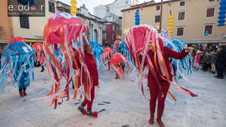 Zadarski karneval 2018: Povorka maškaranih skupina od Gradskih vrata preko Foruma do Narodnog trga Zadarski karneval 2018: Povorka maškaranih skupina od Gradskih vrata preko Foruma do Narodnog trga