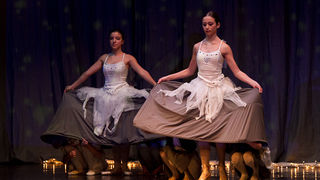 Plesna čestitka Zadarskog plesnog ansambla, Foto: Leo Banić Plesna čestitka Zadarskog plesnog ansambla, Foto: Leo Banić