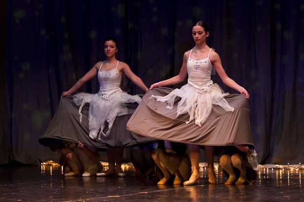 Plesna čestitka Zadarskog plesnog ansambla, Foto: Leo Banić Plesna čestitka Zadarskog plesnog ansambla, Foto: Leo Banić