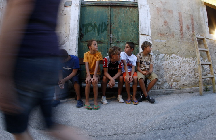 Zadar, 140811.
Na Bokanjcu se veceras odrzala 6. Alka. 35 alkara praceni limenom glazbom i pristranim navijacima pokazala su svoje umijece. KUD-a Bleke i konji organizirali su ovu manifestaciju. Alka se odrzala na bokanjackoj Kuntradi.
Foto: Jure Miskovic Zadar, 140811.
Na Bokanjcu se veceras odrzala 6. Alka. 35 alkara praceni limenom glazbom i pristranim navijacima pokazala su svoje umijece. KUD-a Bleke i konji organizirali su ovu manifestaciju. Alka se odrzala na bokanjackoj Kuntradi.
Foto: Jure Miskovic