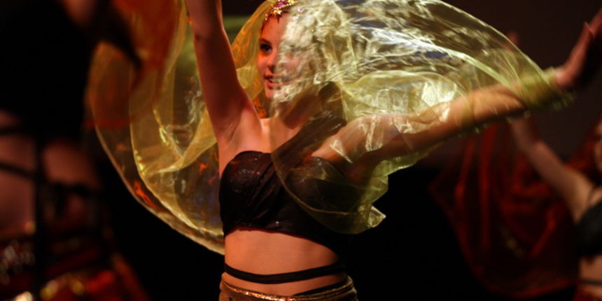 Zadar, 120512.
14 plesnih ansambala iz cijele Hrvatske nastupilo je vecaras na prvom Zadarskom plesnom festivalu. Organizatori ove plesne manifestacije koja je odrzana u Kazalistu lutaka su plesna udruga Gesta, Grad Zadar, Zadarska zupanija i Turisticka z