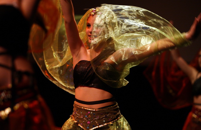 Zadar, 120512.
14 plesnih ansambala iz cijele Hrvatske nastupilo je vecaras na prvom Zadarskom plesnom festivalu. Organizatori ove plesne manifestacije koja je odrzana u Kazalistu lutaka su plesna udruga Gesta, Grad Zadar, Zadarska zupanija i Turisticka z Zadar, 120512.
14 plesnih ansambala iz cijele Hrvatske nastupilo je vecaras na prvom Zadarskom plesnom festivalu. Organizatori ove plesne manifestacije koja je odrzana u Kazalistu lutaka su plesna udruga Gesta, Grad Zadar, Zadarska zupanija i Turisticka z