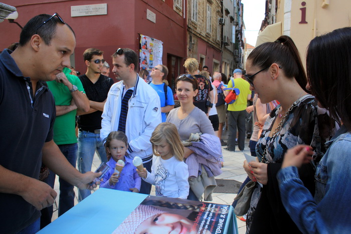 Narodni trg: Humanitarna akcija “Karta života” za malenu Stephanie, foto: Mladen Malik Narodni trg: Humanitarna akcija “Karta života” za malenu Stephanie, foto: Mladen Malik