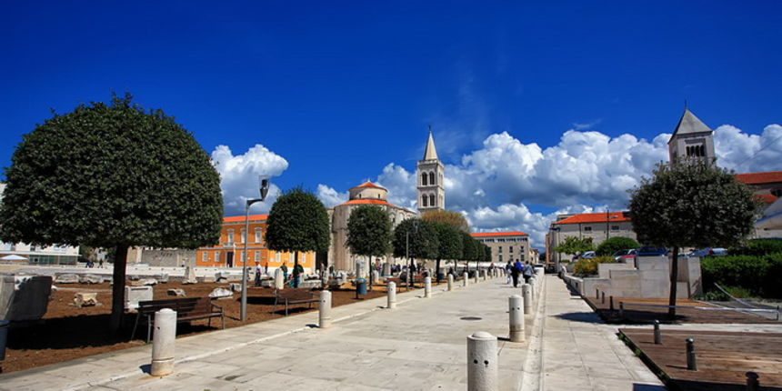 Skitnja gradom by Roberto Lerga