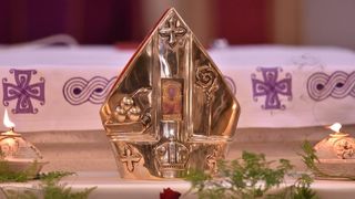 Kistanje: Zadarski nadbiskup Želimir Puljić blagoslovio relikvije sv. Nikole. Foto: Hrvoje Jelavić/PIXSELL Kistanje: Zadarski nadbiskup Želimir Puljić blagoslovio relikvije sv. Nikole. Foto: Hrvoje Jelavić/PIXSELL