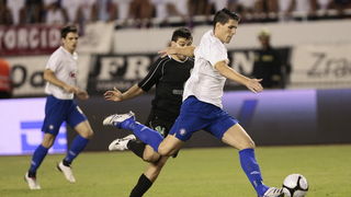 Split 190810.
Stadion NK Hajduka u Poljudu
Predkolo Evropskog kupa : NK Hajduk – Unirea 
Na fotografiji : Jurica Buljat i  Raul Andrei.
Foto: Vladimir Dugandzic / CROPIX