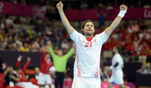 London, 310712.Dvorana Copper Box.Hrvatska muska rukometna reprezentacija igra utakmicu 2. kolo u skupini B protiv Srbije tokom Olimpijskih Igra u Londonu.Na fotografiji: Ivan Cupic slavi nakon gola.Foto: Drago Sopta / CROPIX
