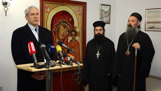 Krupa, 251110.
Boris Tadic i Ivo Josipovic posjetili su manastir Krupa.
Na slici: Boris Tadic i iguman manastira Gavrilo Stevanovic i episkop dalmatinski Fotije.
Foto: Vladimir Ivanov / CROPIX Krupa, 251110.
Boris Tadic i Ivo Josipovic posjetili su manastir Krupa.
Na slici: Boris Tadic i iguman manastira Gavrilo Stevanovic i episkop dalmatinski Fotije.
Foto: Vladimir Ivanov / CROPIX