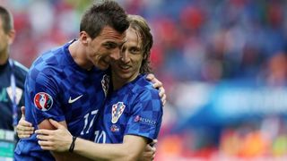 Slavlje igrača i navijača nakon pobjede nad Turskom. Photo: Goran Stanzl/PIXSELL Slavlje igrača i navijača nakon pobjede nad Turskom. Photo: Goran Stanzl/PIXSELL