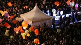 Na tržnici Dolac održan je peti performans Kapulica & Lampioni.  Foto: PIXSELL