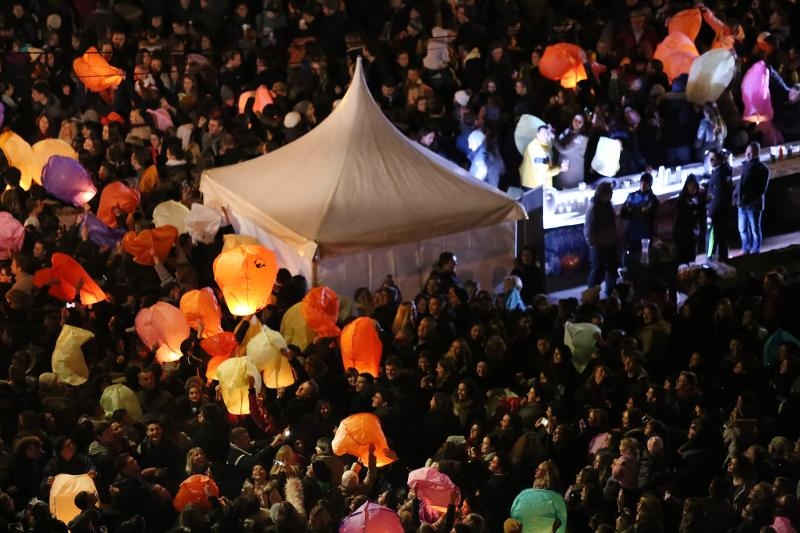 Na tržnici Dolac održan je peti performans Kapulica & Lampioni.  Foto: PIXSELL