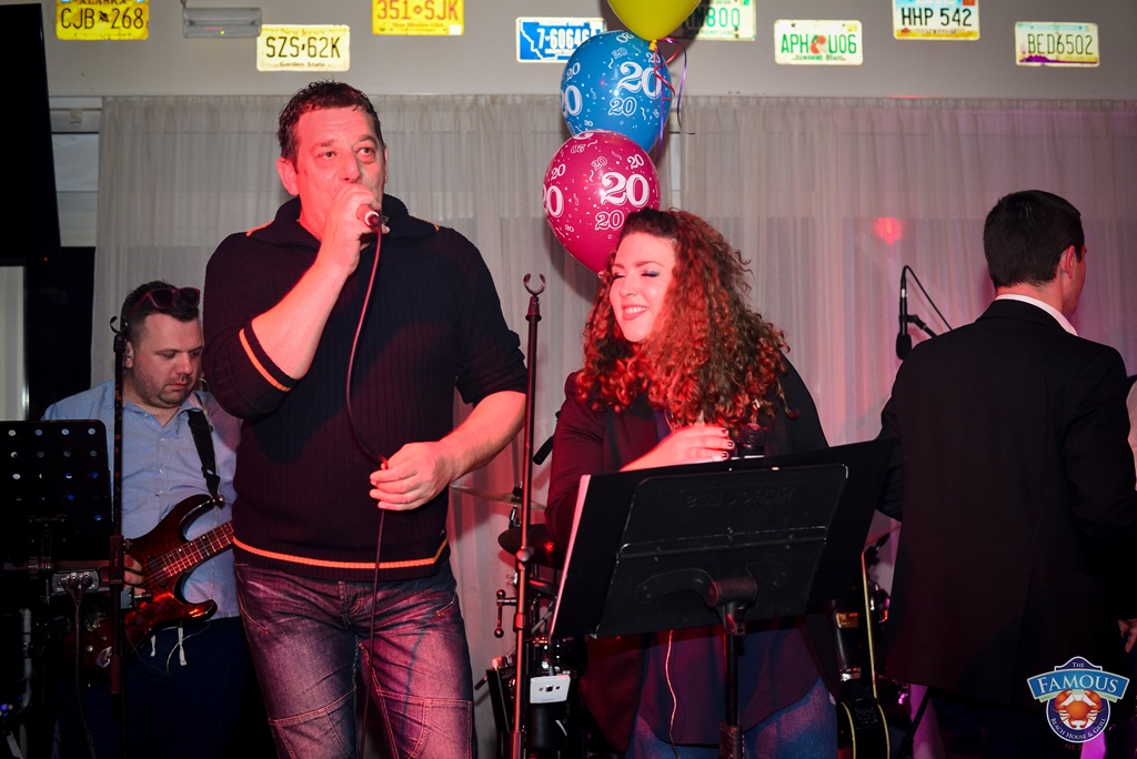 U Famous beach and grill baru Rockatansky bend proslavio je 20 godina djelovanja U Famous beach and grill baru Rockatansky bend proslavio je 20 godina djelovanja