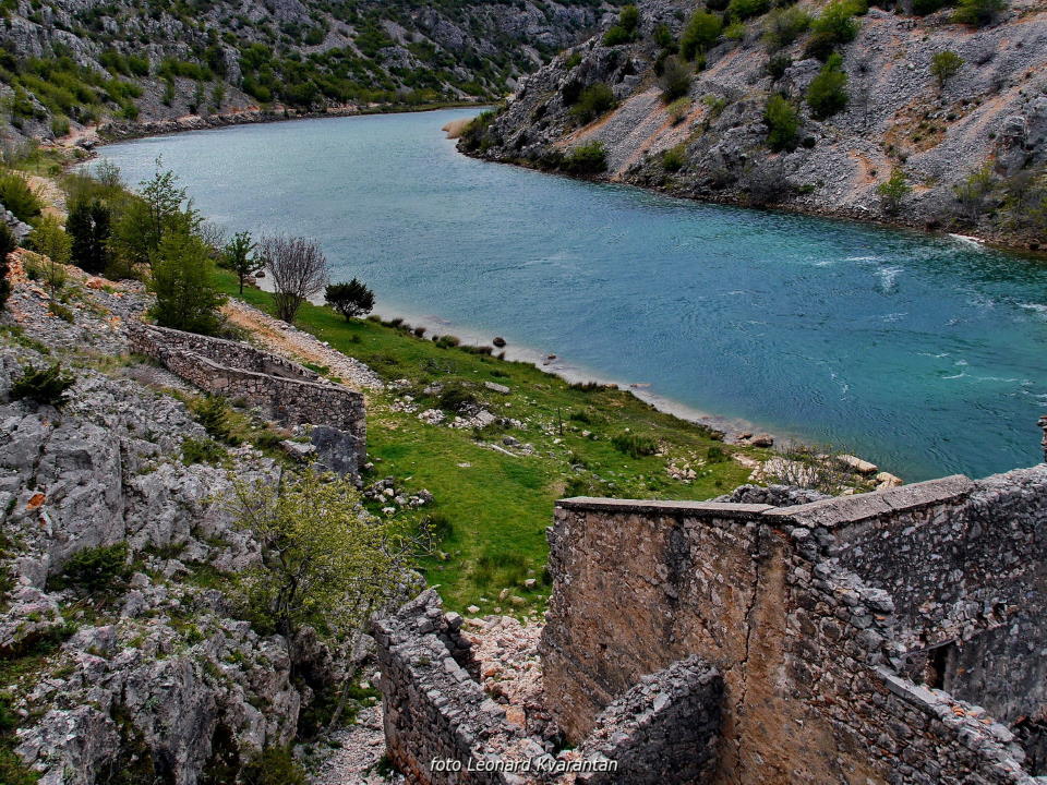 Pješačka staza Obrovac – Jankovića buk