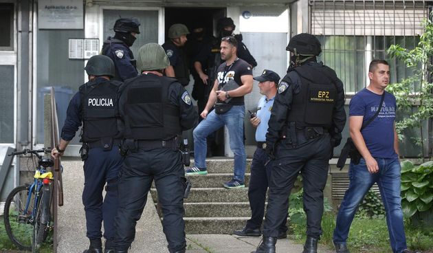 Policija je u jutarnjim satima zaprimila dojavu o pucnjavi u Sisicevoj ulici u Utrinama. Na teren je izasla i specijalna policija