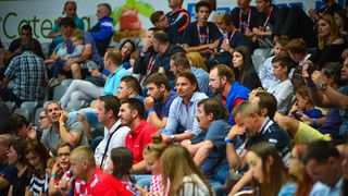 U doista sjajnoj atmosferi koju je stvorilo oko 5000 navijača iz cijele Hrvatske, naši su rukometni reprezentativci remizirali sa Švedskom i to s rezultatom 25-25. Bila je to ‘kaubojima’ pretposljednja pripremna utakmica uoči Olimpijskih igara