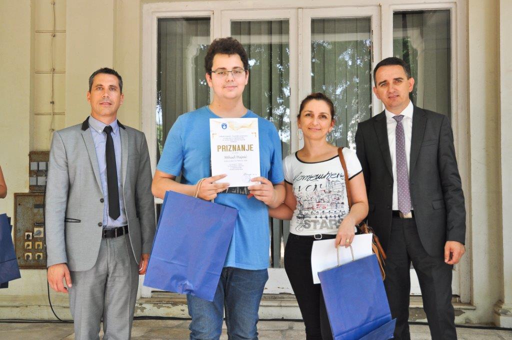 Zamjenik župana primio nagrađene učenike Zamjenik župana primio nagrađene učenike