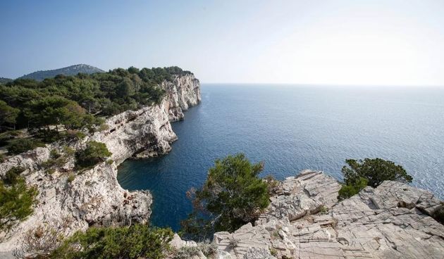 Dugi otok: đir uz klifove do lokalita Skrača u Parku prirode Telašćica