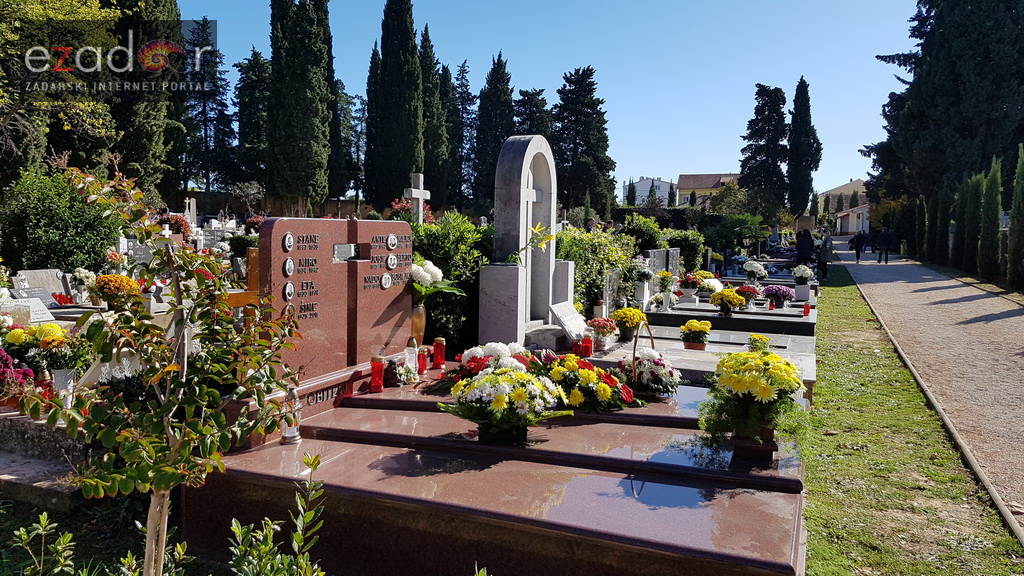 Blagdan Svih svetih na zadarskim grobljima