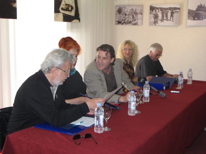 Potpisivanje ugovora u Znanstvenoj knjižnici Zadar Potpisivanje ugovora u Znanstvenoj knjižnici Zadar